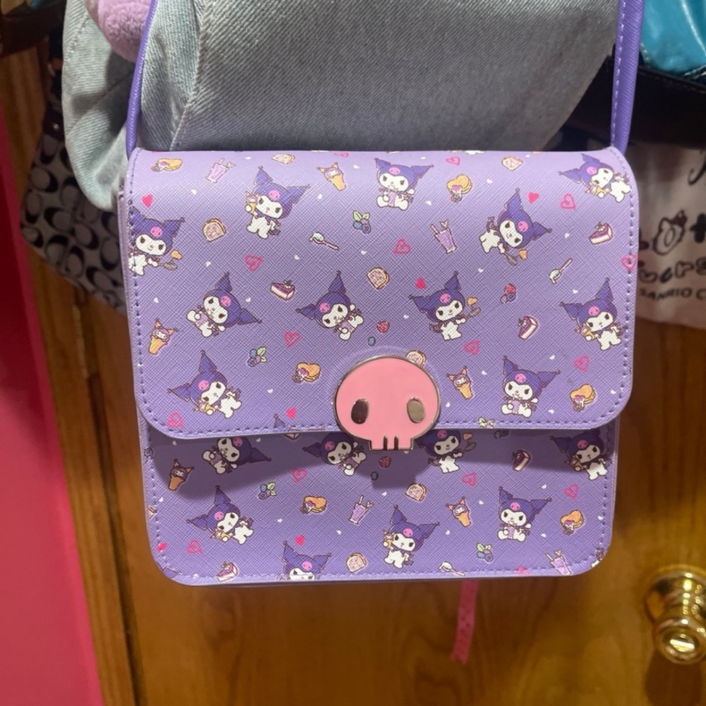 Hot Topic Purple Kuromi-Pattern Crossbody with Pink Skull Clasp